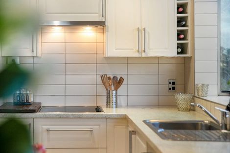 Photo of property in 4 Merville Avenue, Te Atatu South, Auckland, 0610