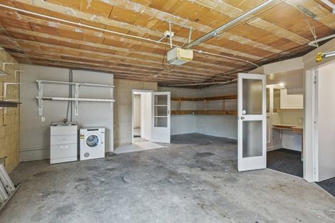 Photo of property in 75 Belt Road, New Plymouth, 4310