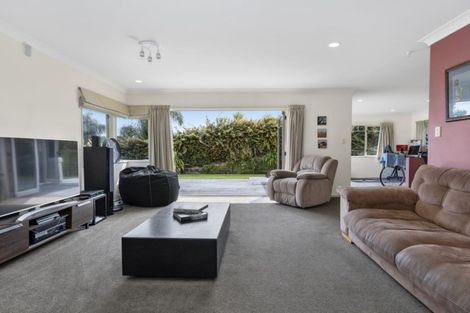 Photo of property in 15 Rochester Place, Bethlehem, Tauranga, 3110