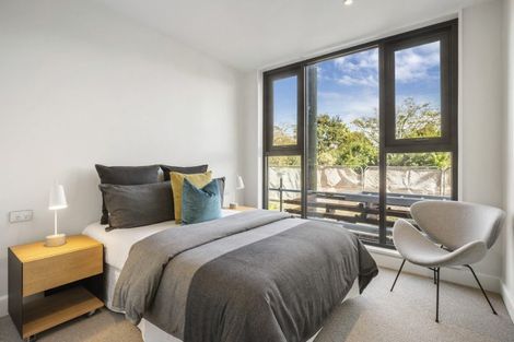 Photo of property in 1/223 Lake Road, Belmont, Auckland, 0622