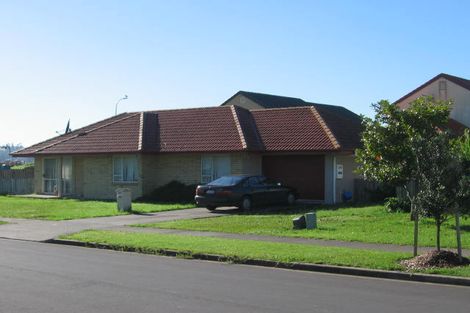 Photo of property in 23 Frank Bunce Grove, Flat Bush, Auckland, 2019