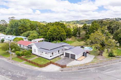 Photo of property in 17 Franklin Road, Paparoa, 0571