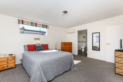 Photo of property in 2/3 Tainui Street, Welbourn, New Plymouth, 4312