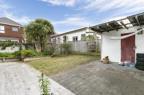 Photo of property in 160 Russell Terrace, Berhampore, Wellington, 6023