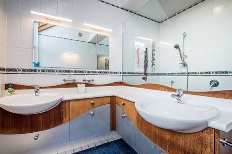 Photo of property in 2/24 Lake Pupuke Drive, Takapuna, Auckland, 0622