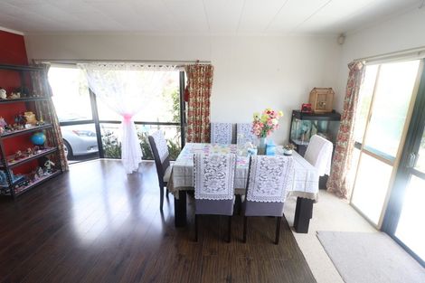 Photo of property in 2/99 Ocean View Road, Hillcrest, Auckland, 0627