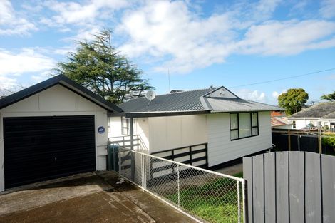 Photo of property in 2/15 Tyburnia Avenue, Mount Albert, Auckland, 1025