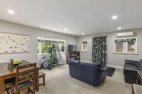 Photo of property in 560 Stokes Valley Road, Stokes Valley, Lower Hutt, 5019