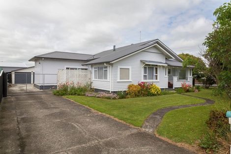 Photo of property in 5 Alexandra Street, Dannevirke, 4930