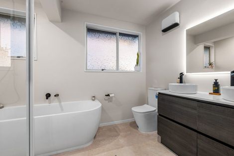 Photo of property in 56 Effingham Street, North New Brighton, Christchurch, 8083
