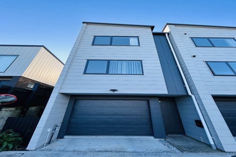Photo of property in 22 Tukari Lane, Mangere Bridge, Auckland, 2022