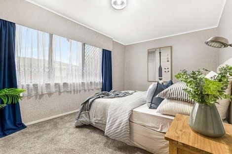 Photo of property in 10 Gemini Place, Kawaha Point, Rotorua, 3010