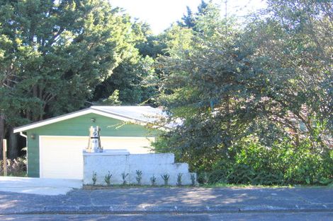 Photo of property in 48 Kingsclere Place, Goodwood Heights, Auckland, 2105