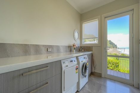 Photo of property in 11 Ngarimu Heights Row, Ngarimu Bay, Thames, 3575