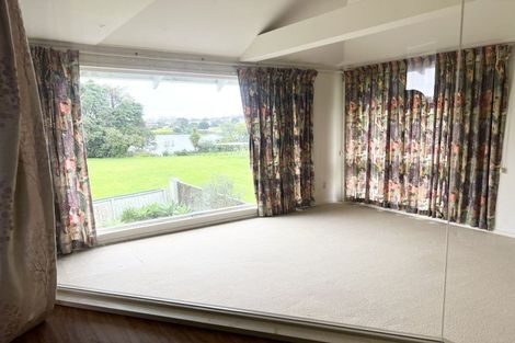 Photo of property in 116 Tiraumea Drive, Pakuranga, Auckland, 2010