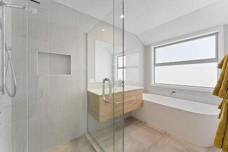 Photo of property in 55b Paynters Avenue, Strandon, New Plymouth, 4312