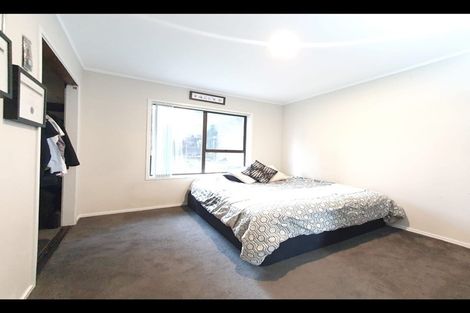 Photo of property in 24 Eugenia Rise, Totara Heights, Auckland, 2105