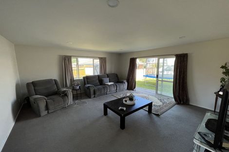 Photo of property in 18 Nicholas Gibbons Drive, Clendon Park, Auckland, 2103