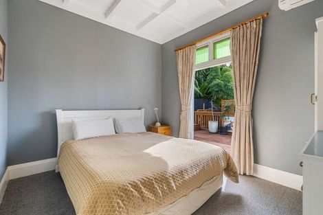 Photo of property in 16 Alfred Street, Northcote Point, Auckland, 0627