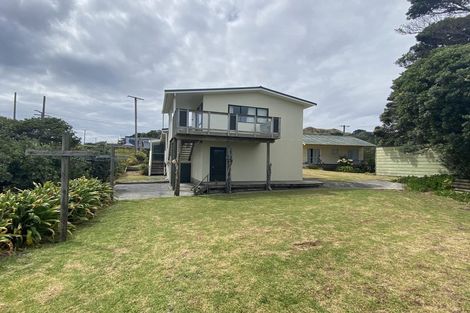 Photo of property in 12 Point Road, Mokau, 4376