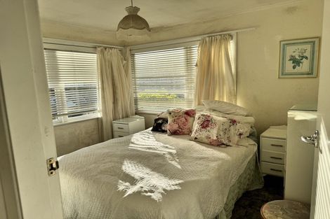 Photo of property in 20 Sovereign Place, Glenfield, Auckland, 0629