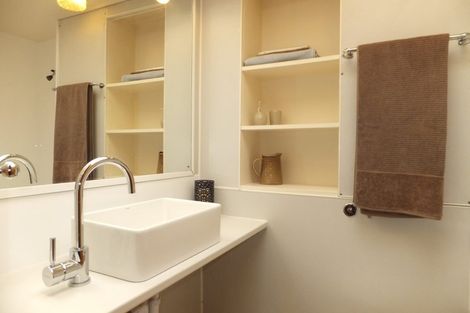 Photo of property in Sharella Living, 20 Glenmore Street, Thorndon, Wellington, 6011