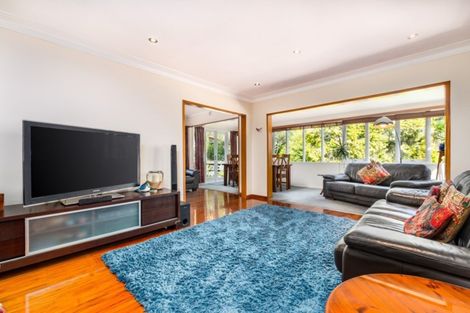 Photo of property in 21 Robert Burke Place, Henderson, Auckland, 0612