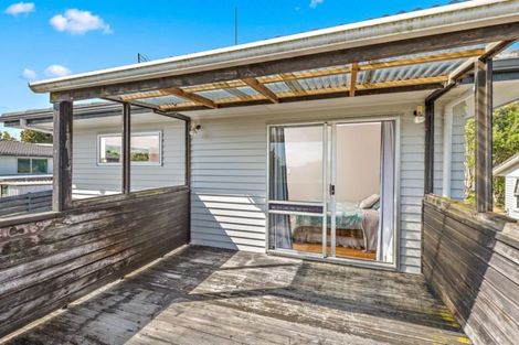Photo of property in 17 Brunner Road, Glen Eden, Auckland, 0602