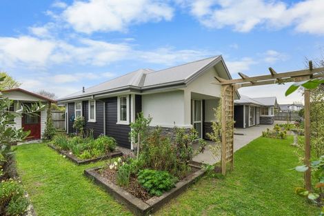 Photo of property in 4 Levinge Lane, Hillmorton, Christchurch, 8024