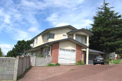 Photo of property in 42 Lorikeet Place, Unsworth Heights, Auckland, 0632