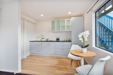 Photo of property in 22 Palomino Drive, Henderson, Auckland, 0612