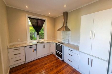 Photo of property in 9 Terrace Road, Titahi Bay, Porirua, 5022