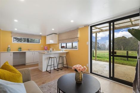 Photo of property in 166 Holmes Road, Waiuku, 2682