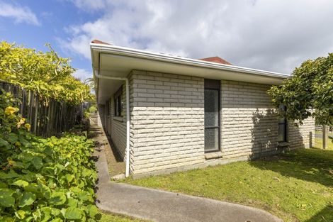 Photo of property in 2 Squire Place, Blagdon, New Plymouth, 4310