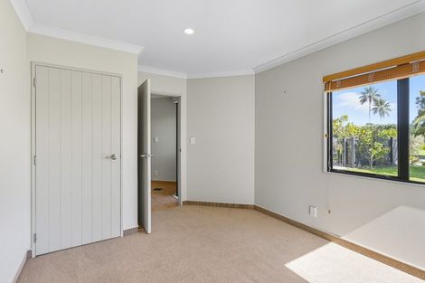 Photo of property in 2 Quadrant Heights, Paraparaumu, 5032