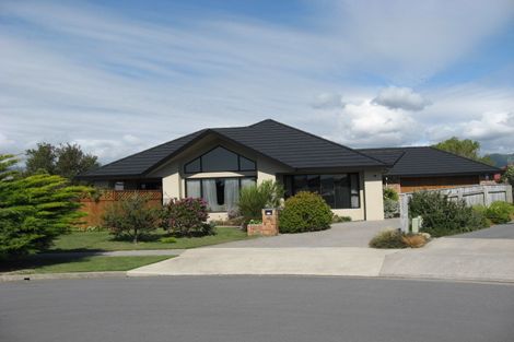 Photo of property in 11 Aburoc Place, Paraparaumu Beach, Paraparaumu, 5032