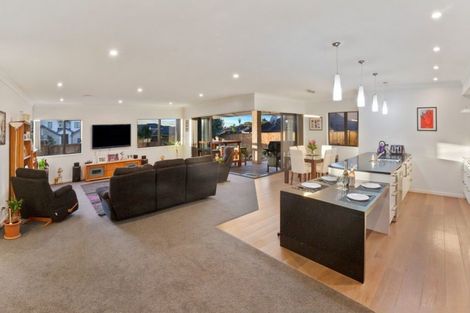 Photo of property in 32 Parkhaven Drive, Rosehill, Papakura, 2113