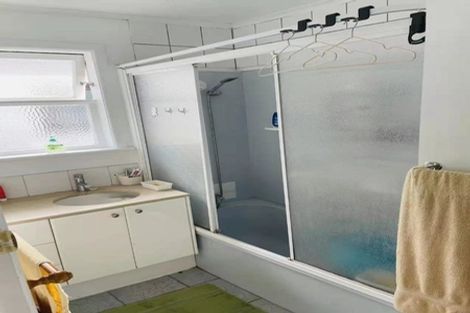 Photo of property in 10 Crystal Avenue, Glendene, Auckland, 0602