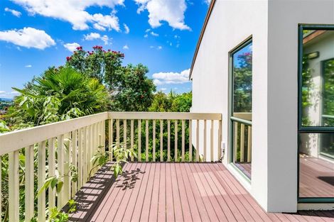 Photo of property in 327c Glenfield Road, Glenfield, Auckland, 0629
