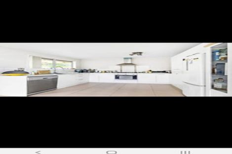 Photo of property in 16 Glenbervie Crescent, Massey, Auckland, 0614