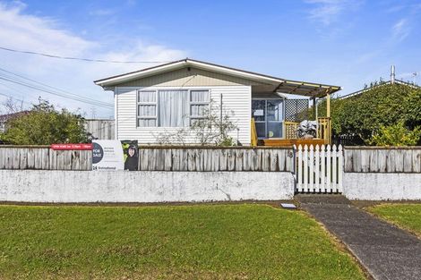Photo of property in 18 Saxton Road, Upper Vogeltown, New Plymouth, 4310