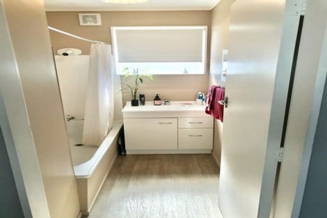 Photo of property in 2/71 Gemstone Drive, Birchville, Upper Hutt, 5018