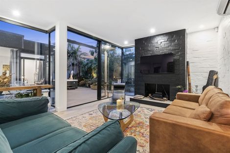 Photo of property in 2/7 Northumberland Avenue, Hauraki, Auckland, 0622