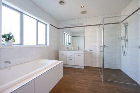 Photo of property in 8 Petrel Close, Paraparaumu Beach, Paraparaumu, 5032