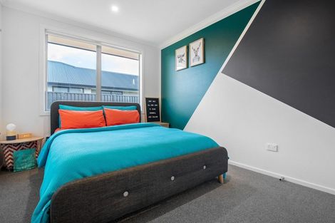 Photo of property in 72 Stratford Drive, Mount Pisa, Cromwell, 9383