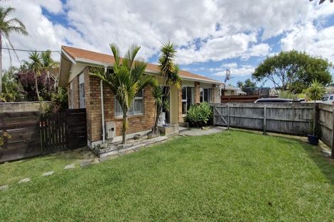 Photo of property in 1/34 Walton Street, Red Beach, 0932