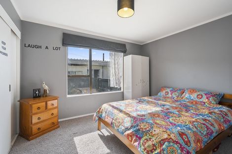 Photo of property in 2/79 Molesworth Street, Taita, Lower Hutt, 5011