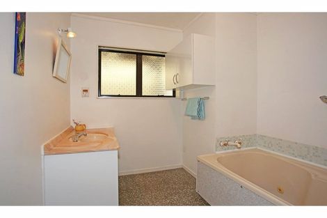 Photo of property in 8 Godwit Place, Waiuku, 2123