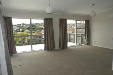 Photo of property in 60 Kia Ora Road, Beach Haven, Auckland, 0626