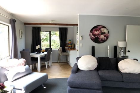 Photo of property in 2/13 Craigbank Avenue, New Lynn, Auckland, 0600